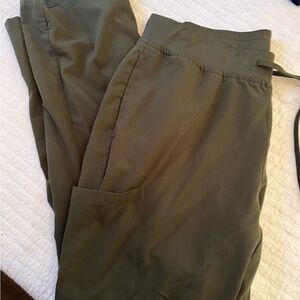 Mandala 9 Pocket Cargo Pants in Olive- size L-P